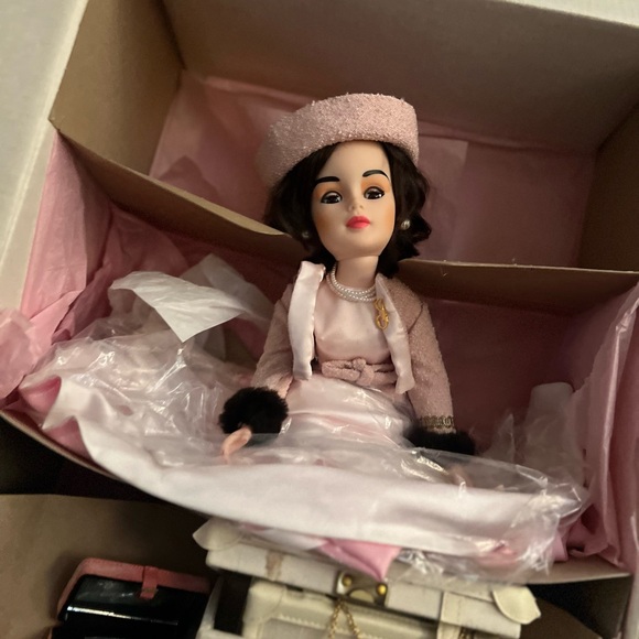 Jackie - Picture 2 of 7